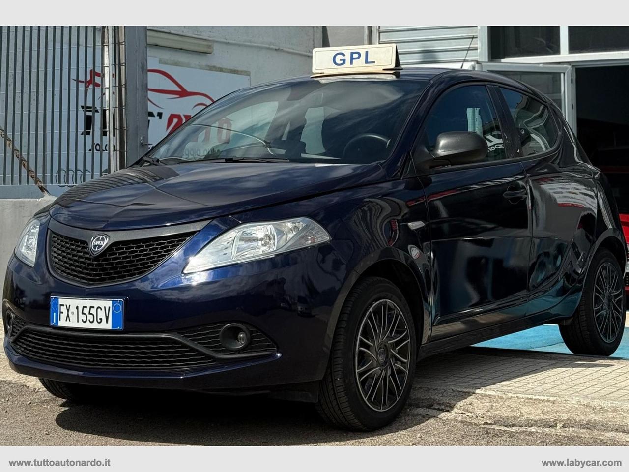LANCIA Ypsilon 1.2 69 CV 5p. GPL Ecochic Gold