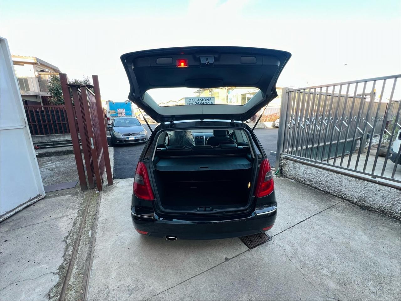 Mercedes-benz CON 12 MESI DI GARANZIA INCLUSA NEL PREZZO