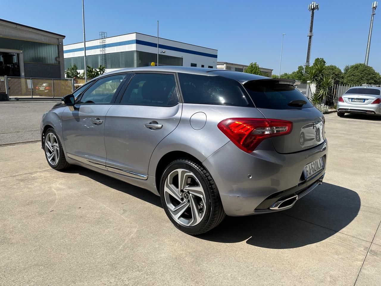 Ds DS5 DS 5 BlueHDi 180 S&S EAT6 Performance Line