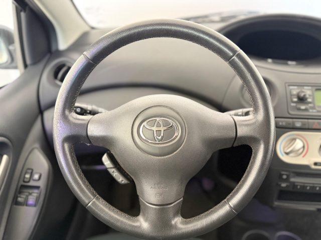 TOYOTA Yaris 1.3i 16V cat 3 porte Sol