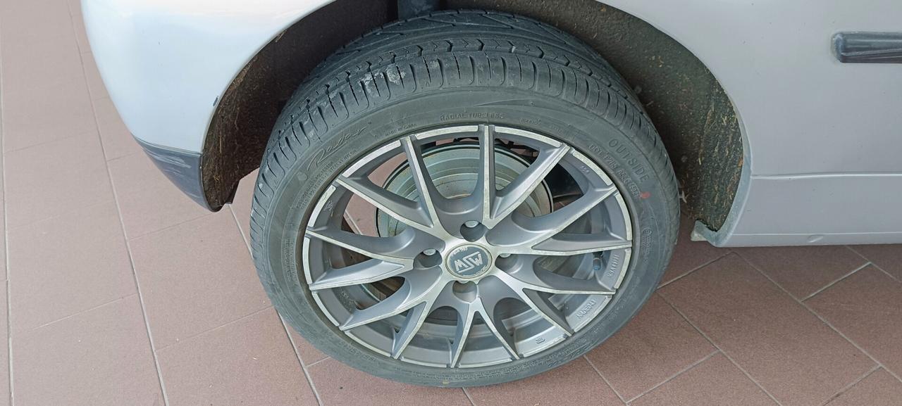 Volkswagen Lupo 1.4b. NEOPATENTATI