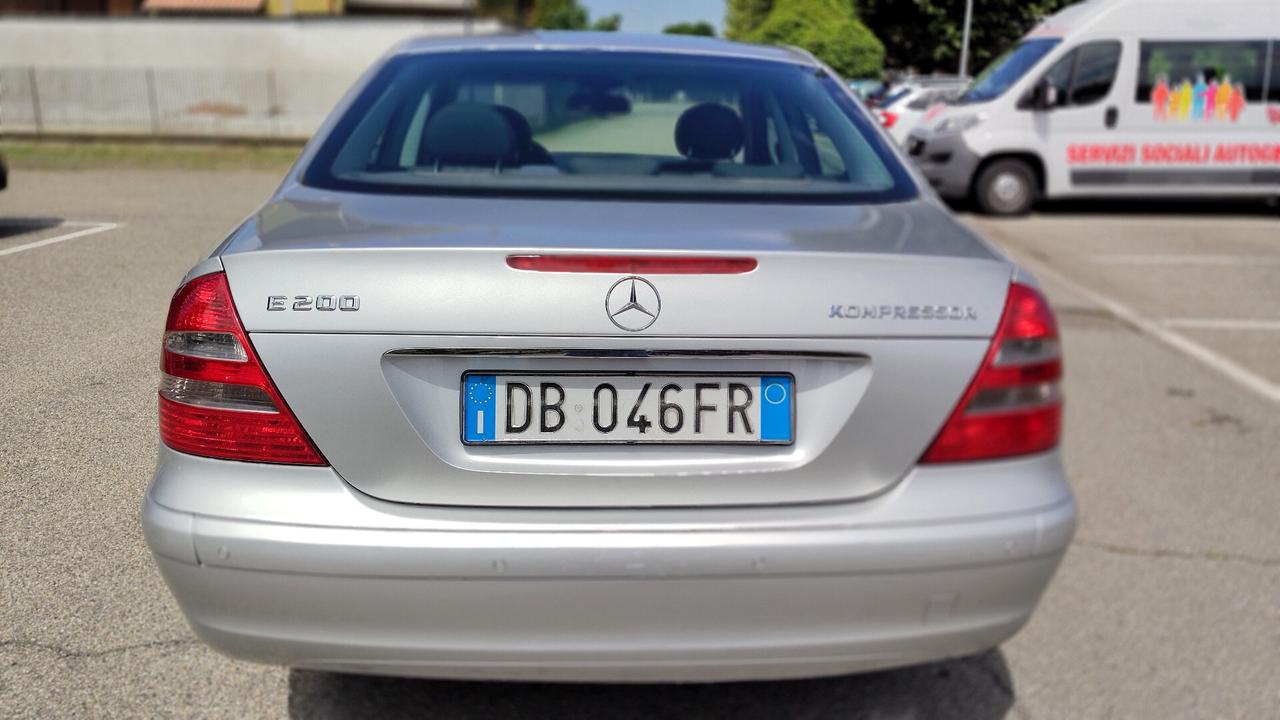 Mercedes E 200 K metano Avantgarde