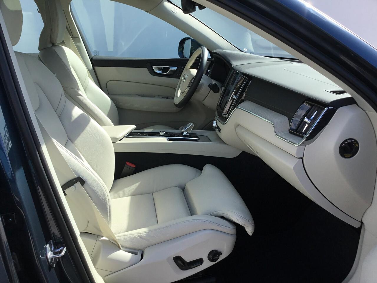 Volvo XC60 B4 (d) AWD Geartronic Inscription