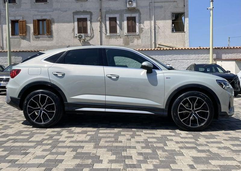 Audi Q3 SPB S line interno ed esterno 2.0 TDI 150CV s-tronic 35