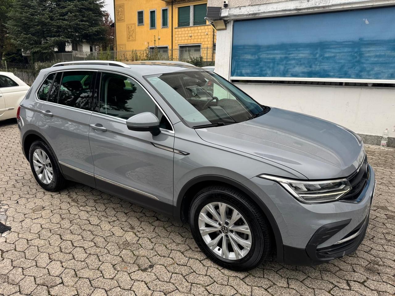 Volkswagen Tiguan 2.0 TDI 150 CV SCR DSG Elegance*EURO6*NAVI*CERCHI