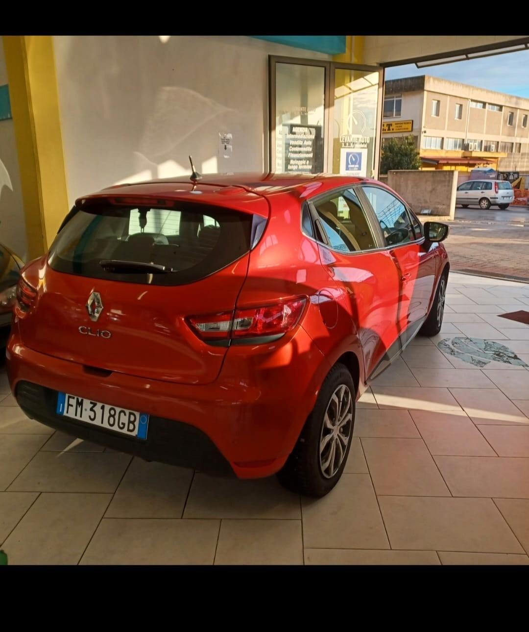 NEOPATENTATI CLIO GPL PERFETTA