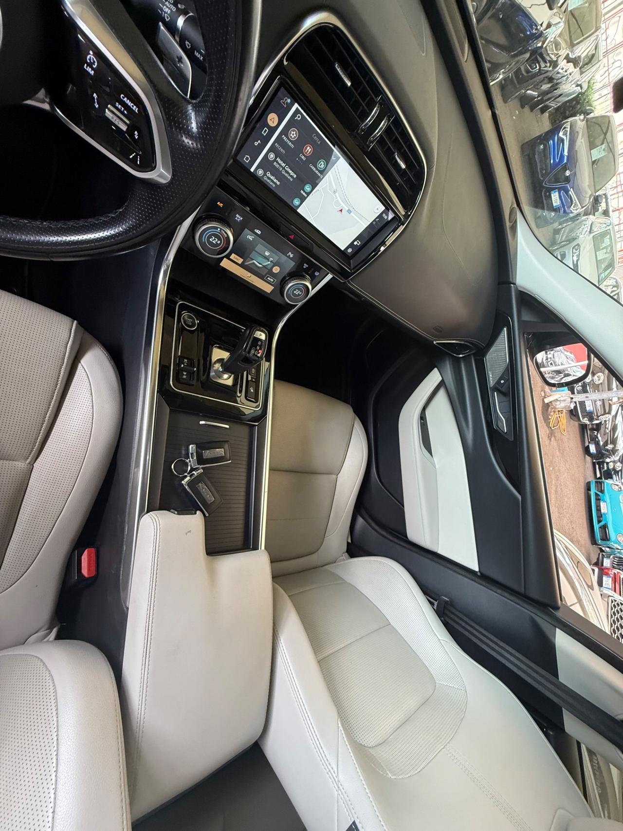 XE 2.0 D 204 CV-R-Dynamic HSE-IVA ESP-unipro