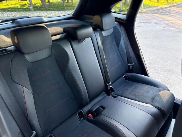 MERCEDES-BENZ GLA 200 d Automatic Premium Amg Pack Night