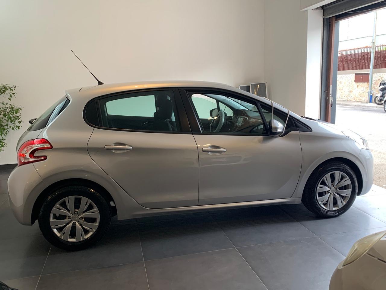 Peugeot 208 PureTech 82 5 porte Allure