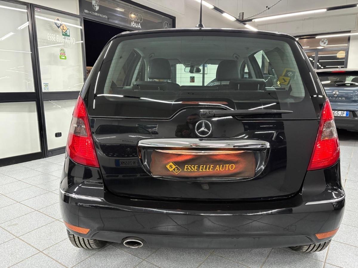 MERCEDES A180 CDI Avantgarde UNICO PROP/ NAVI/ PELLE