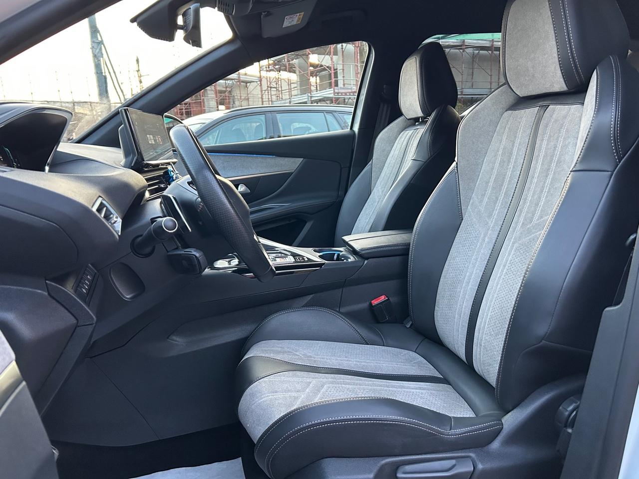 Peugeot 3008 Hybrid4 300 e-EAT8 GT