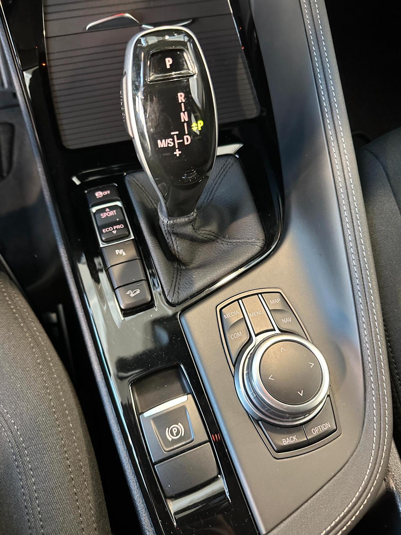 BMW X2 xdrive20d Advantage - LED - 19"- Navi