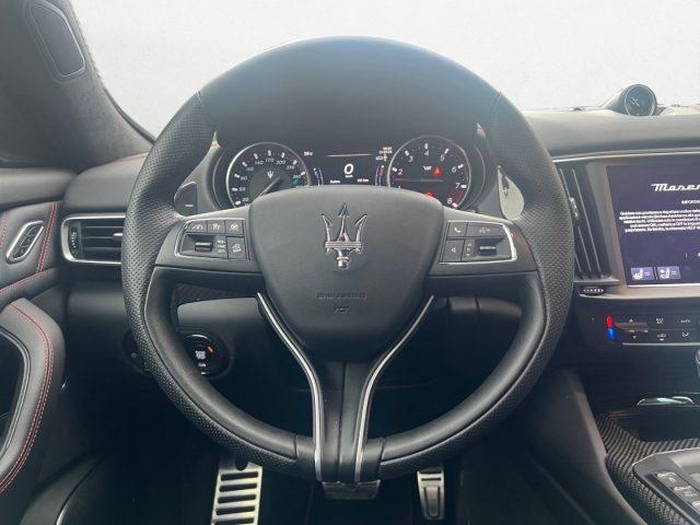 MASERATI Levante V8 580 CV AWD Trofeo