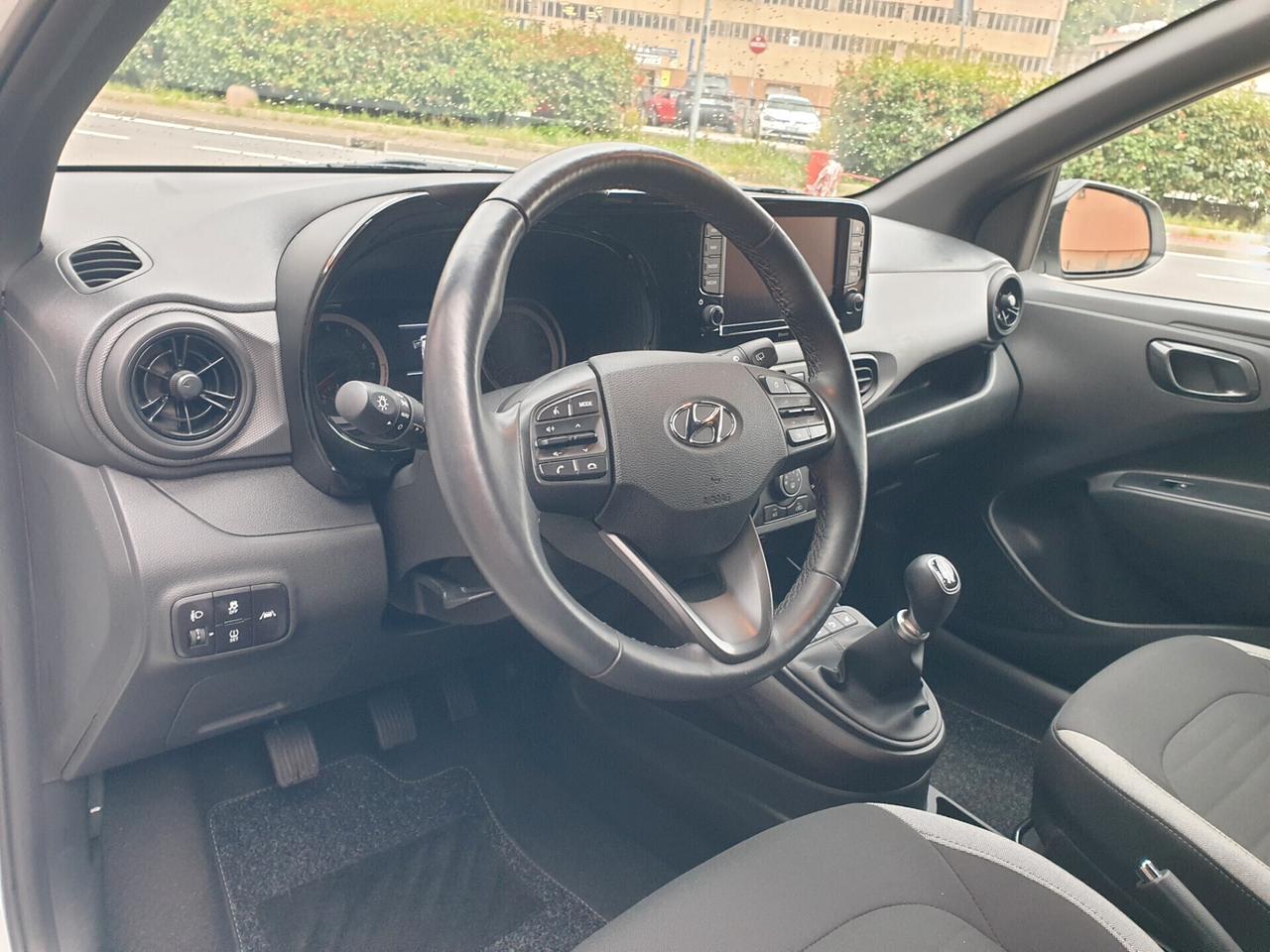 Hyundai i 10 1.0 select ,navi,pdc,telecamera