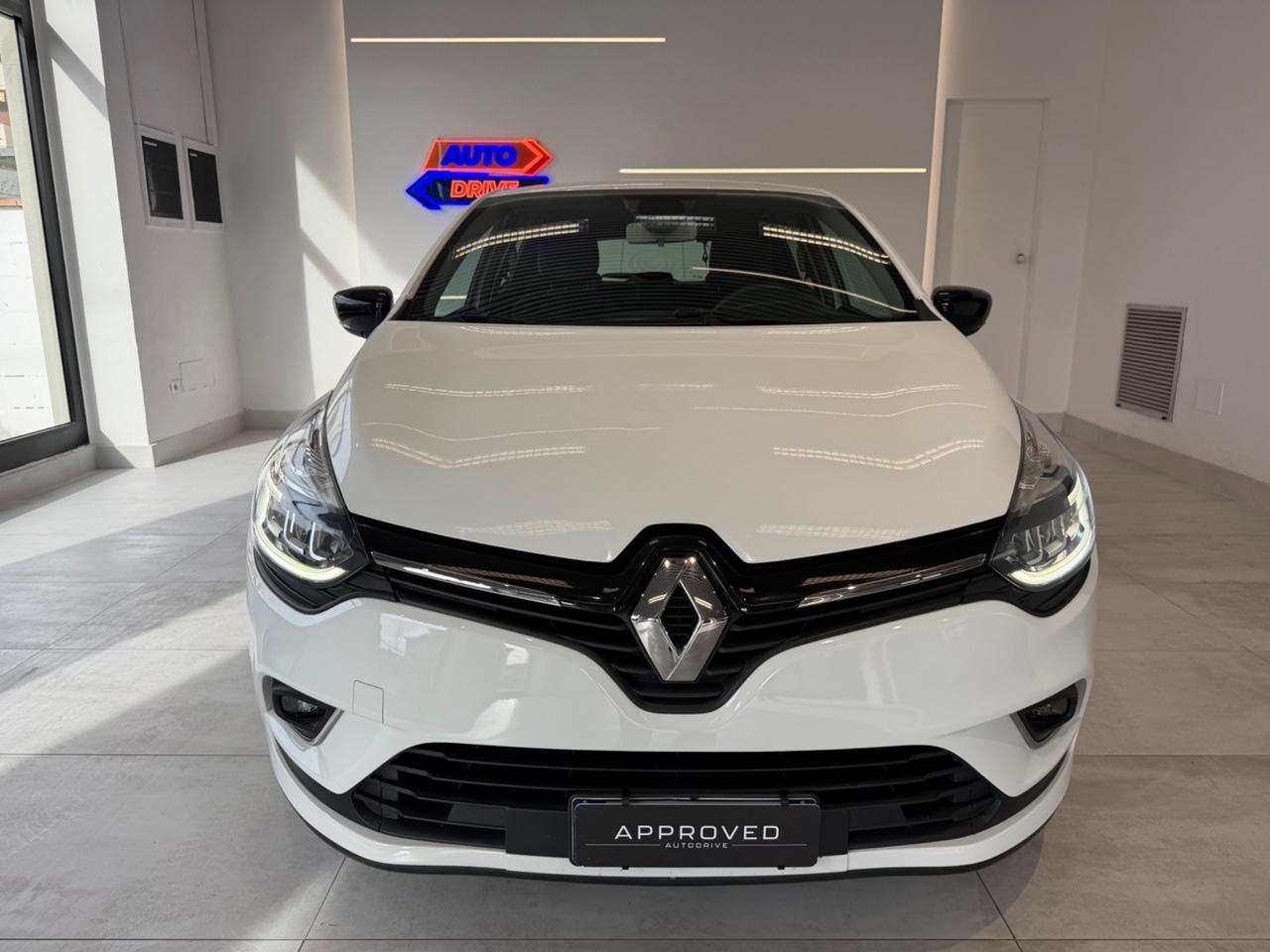 Renault Clio TCe 12V 90 CV 5 porte Moschino Intens