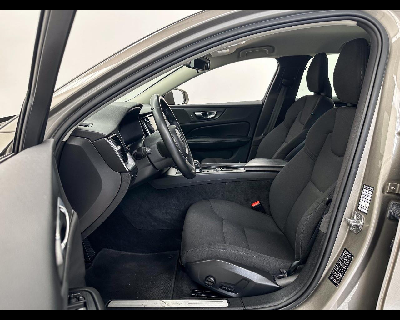 VOLVO V60 B4 (d) Geartronic Momentum Business