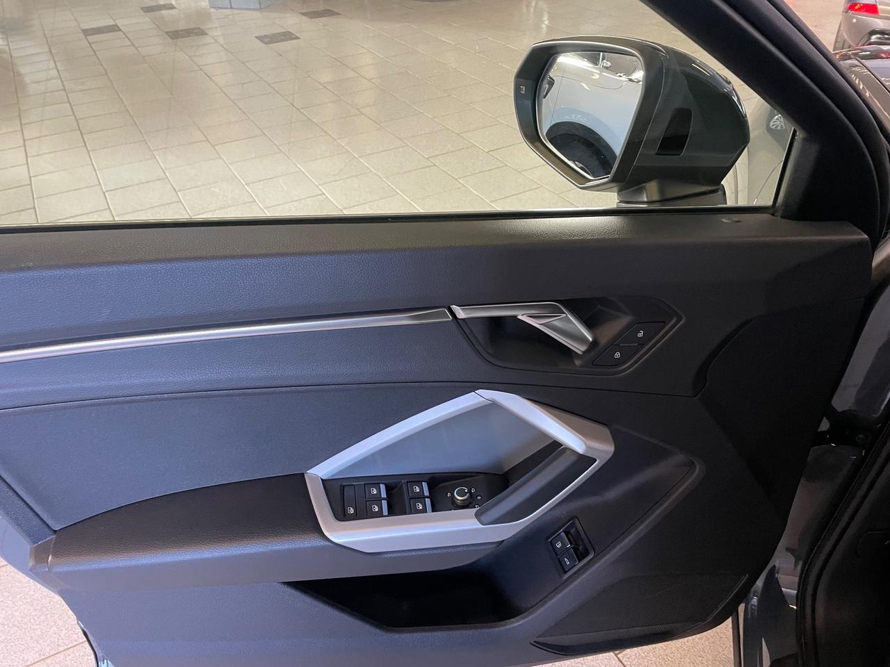 Audi Q3 SPB Sportback 45 TFSI e S tronic Business Plus