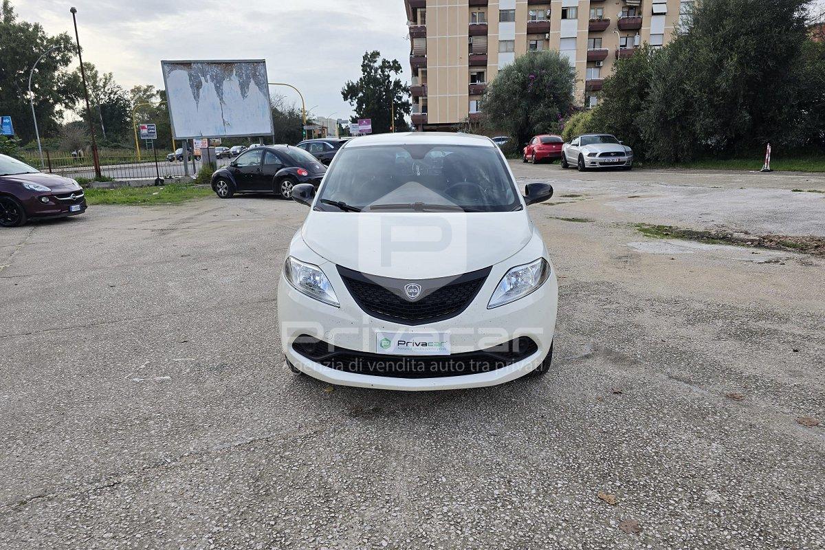 LANCIA Ypsilon 1.2 69 CV 5 porte Silver