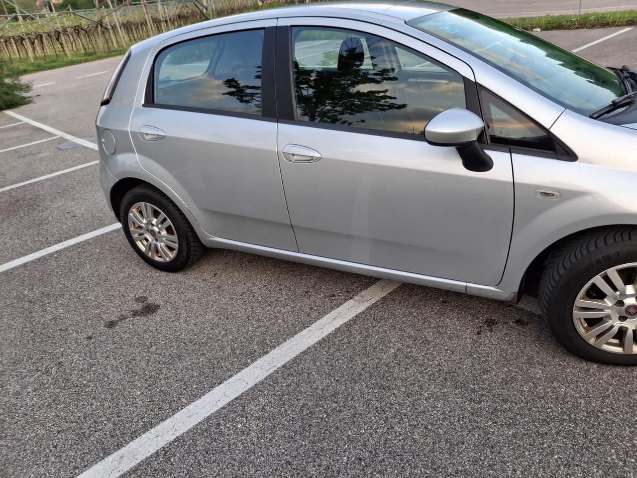 Fiat Punto 1.3 MJT II 75 CV 5 porte Lounge NEOPATENTATI