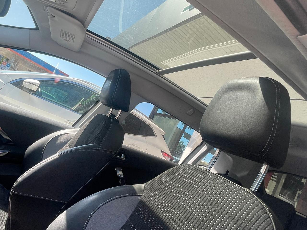 Peugeot 2008 1.6 VTi 120CV Allure