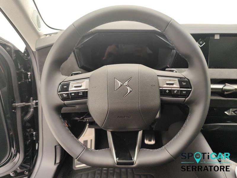 DS DS4 N°4 ÉTOILE ALCANTARA