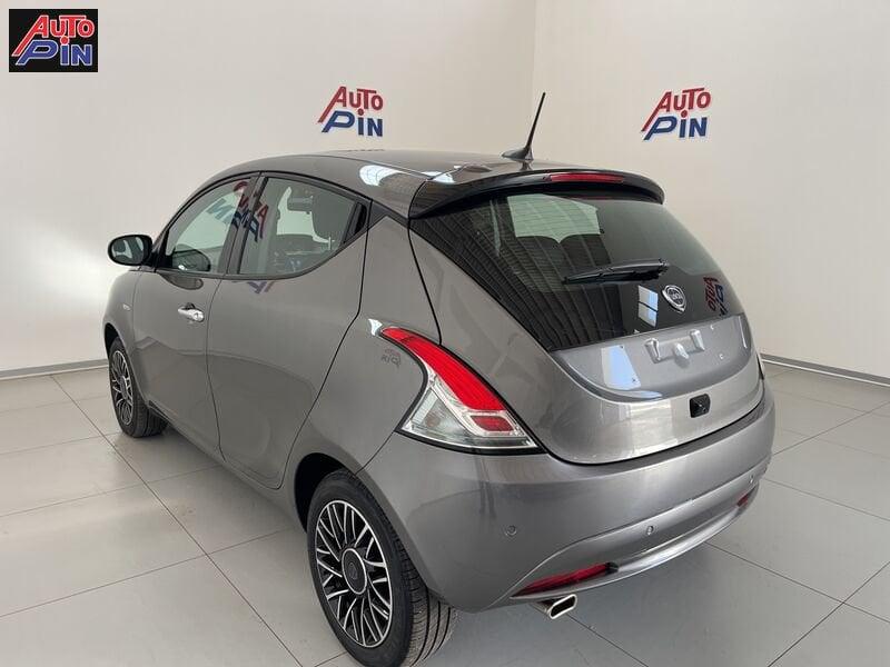 Lancia Ypsilon 1.0 FireFly 5 porte S&S Hybrid Platino