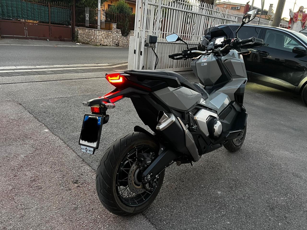 Honda X-ADV 750 Fulled- PARI AL NUOVO