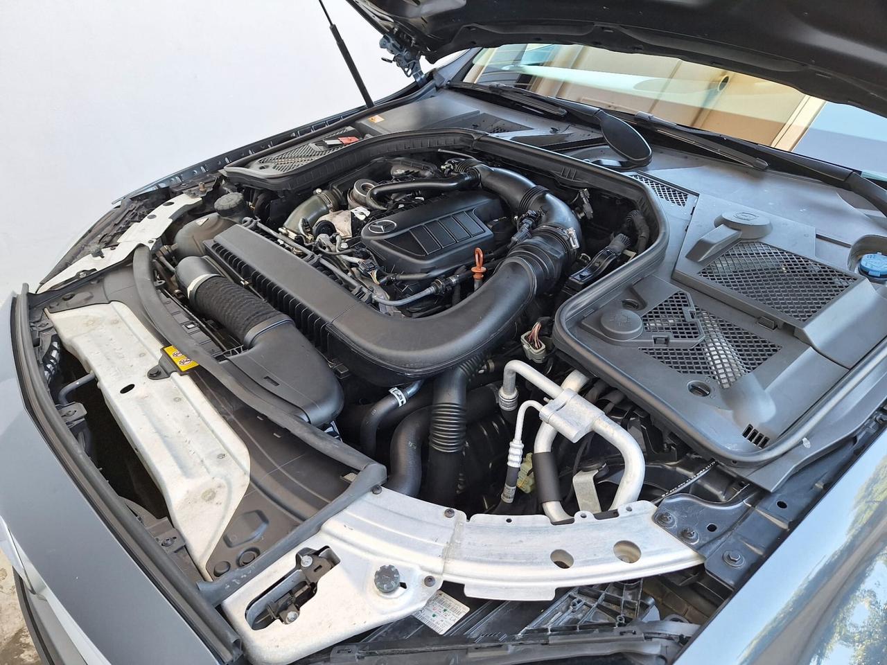 Mercedes Benz C 200 136cv. Automatica