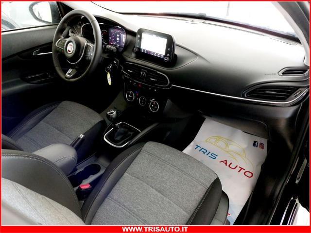 FIAT Tipo 1.6 MJT S&S Cross IVATA (FULL LED+NAVI)