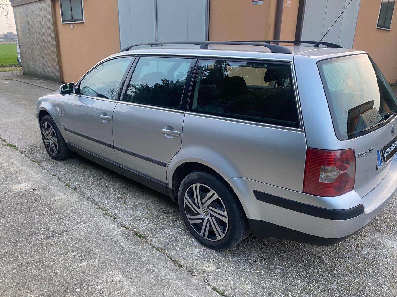 VW PASSAT 1.9 TDI SW UNICO PROPRIETARIO INDISTRUTTIBILE