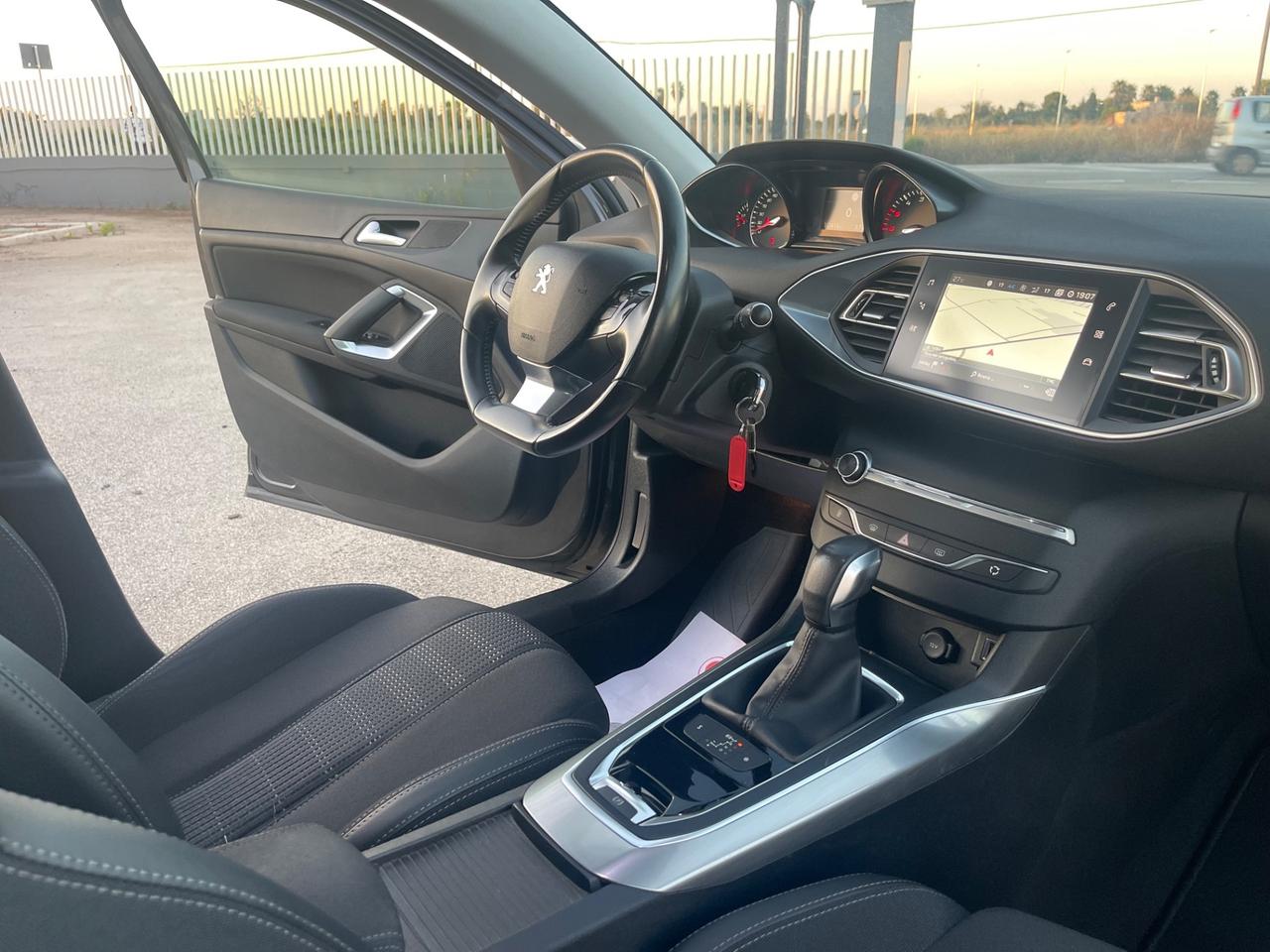 PEUGEOT 308 1.6 HDI 120CV BERLINA FULL LED MY18