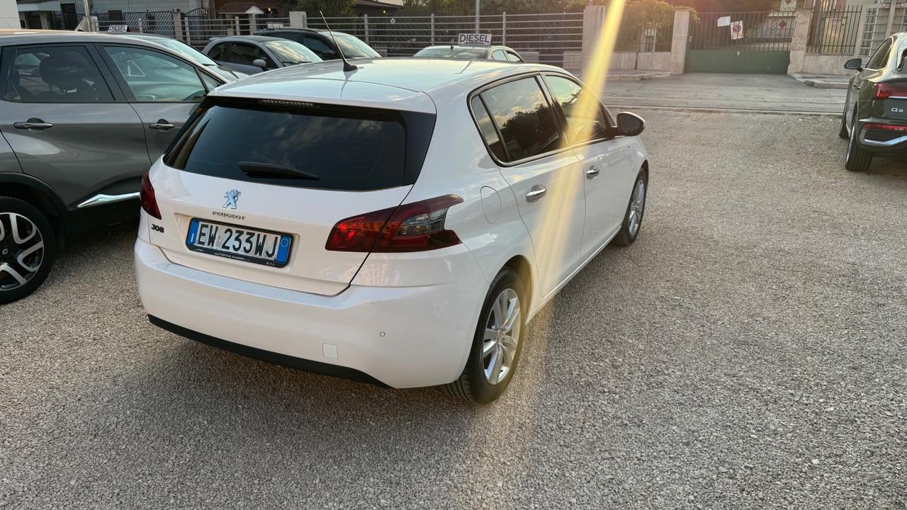Peugeot 308 1.6 e-HDi 115 CV Stop&Start Business