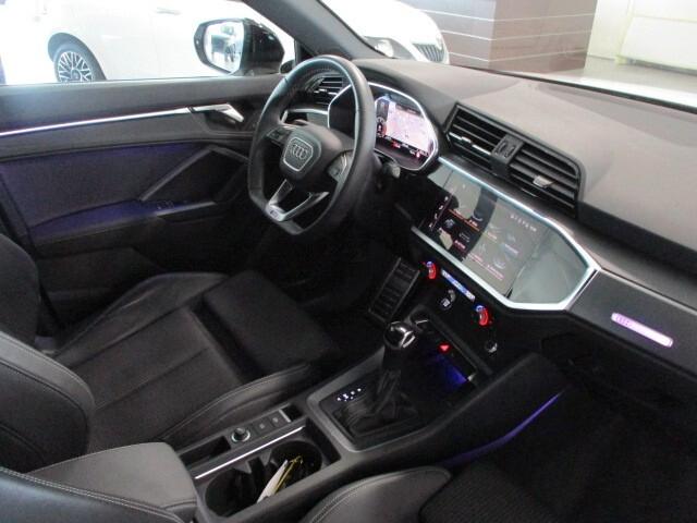 Audi Q3 SUV (35) Blackline 2.0 TDI 150CV S-Tronic