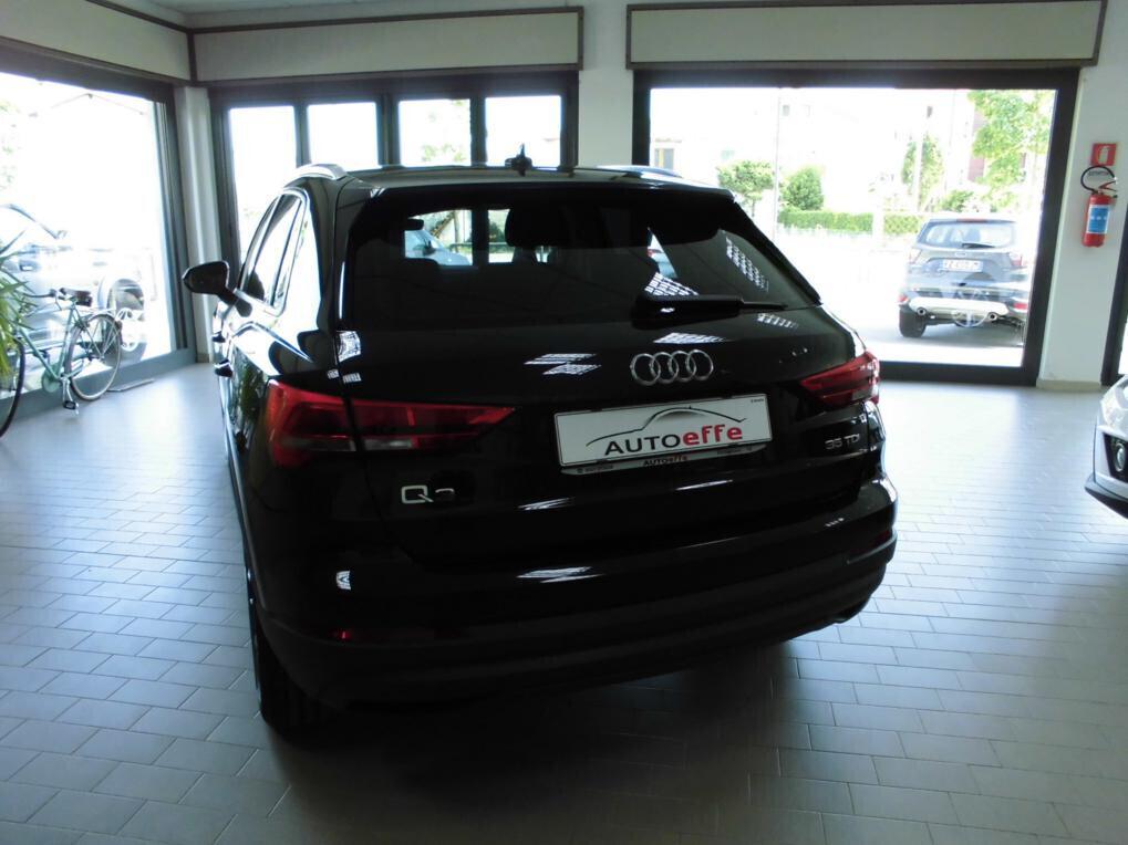 Audi Q3 2.0 TDI 150 CV S tronic Sport