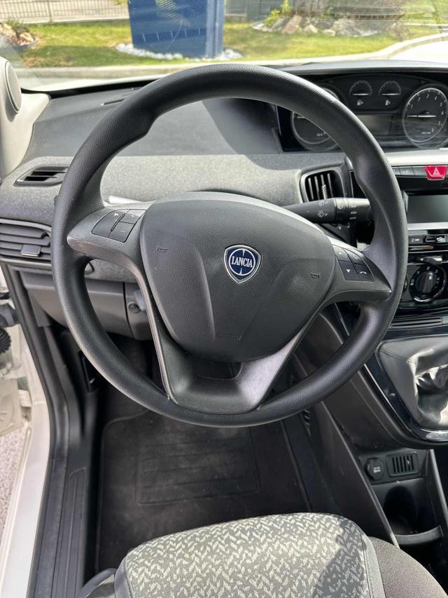 LANCIA Ypsilon 1.0 FireFly 5 porte S&S Hybrid Ecochic Silver