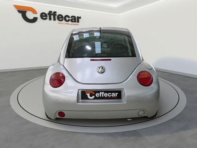VOLKSWAGEN New Beetle 2.0
