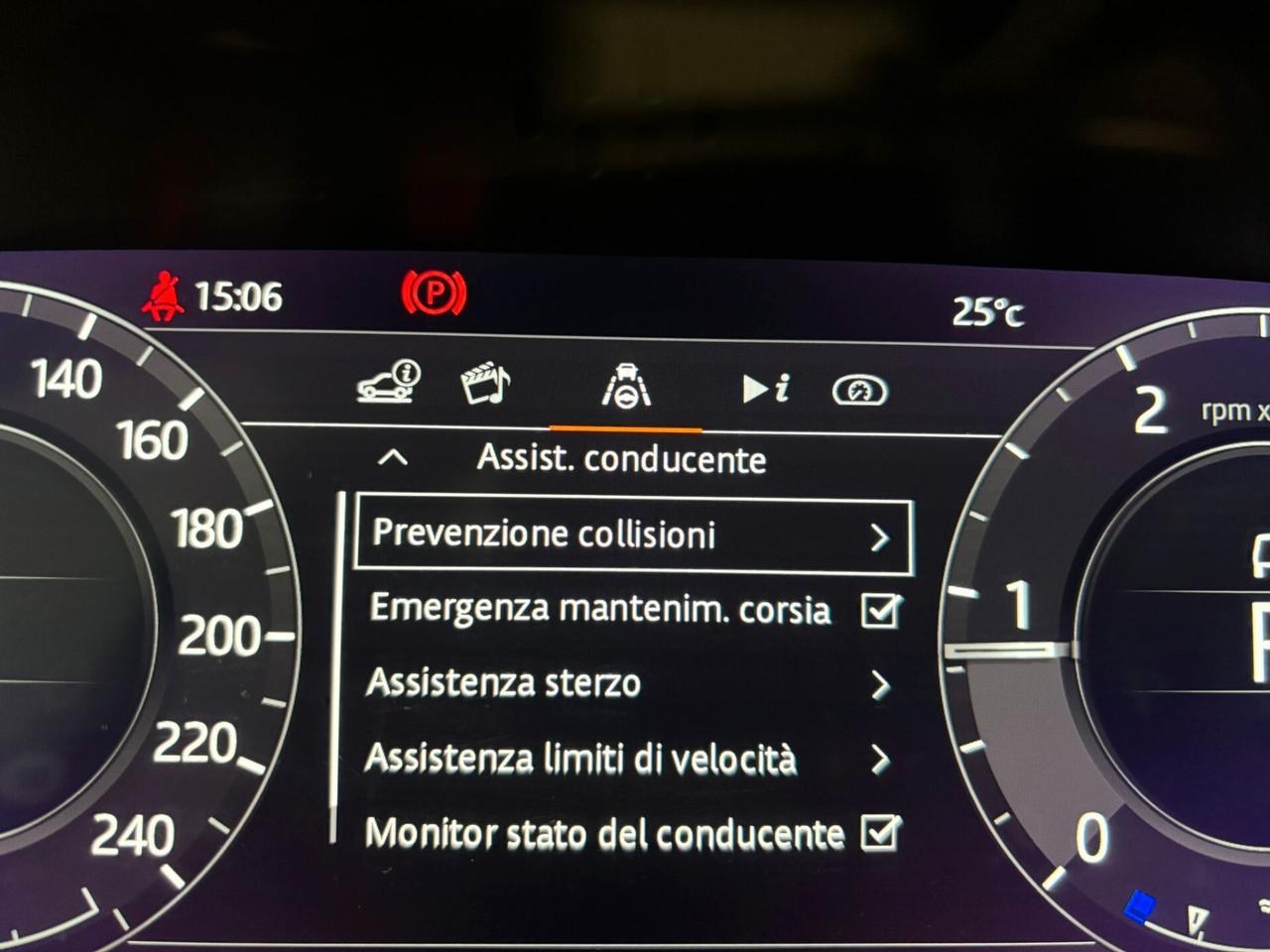 Land Rover Range Rover Evoque R-DYNAMIC HSE 2.0D I4 AWD Auto MHEV UNICO PR.
