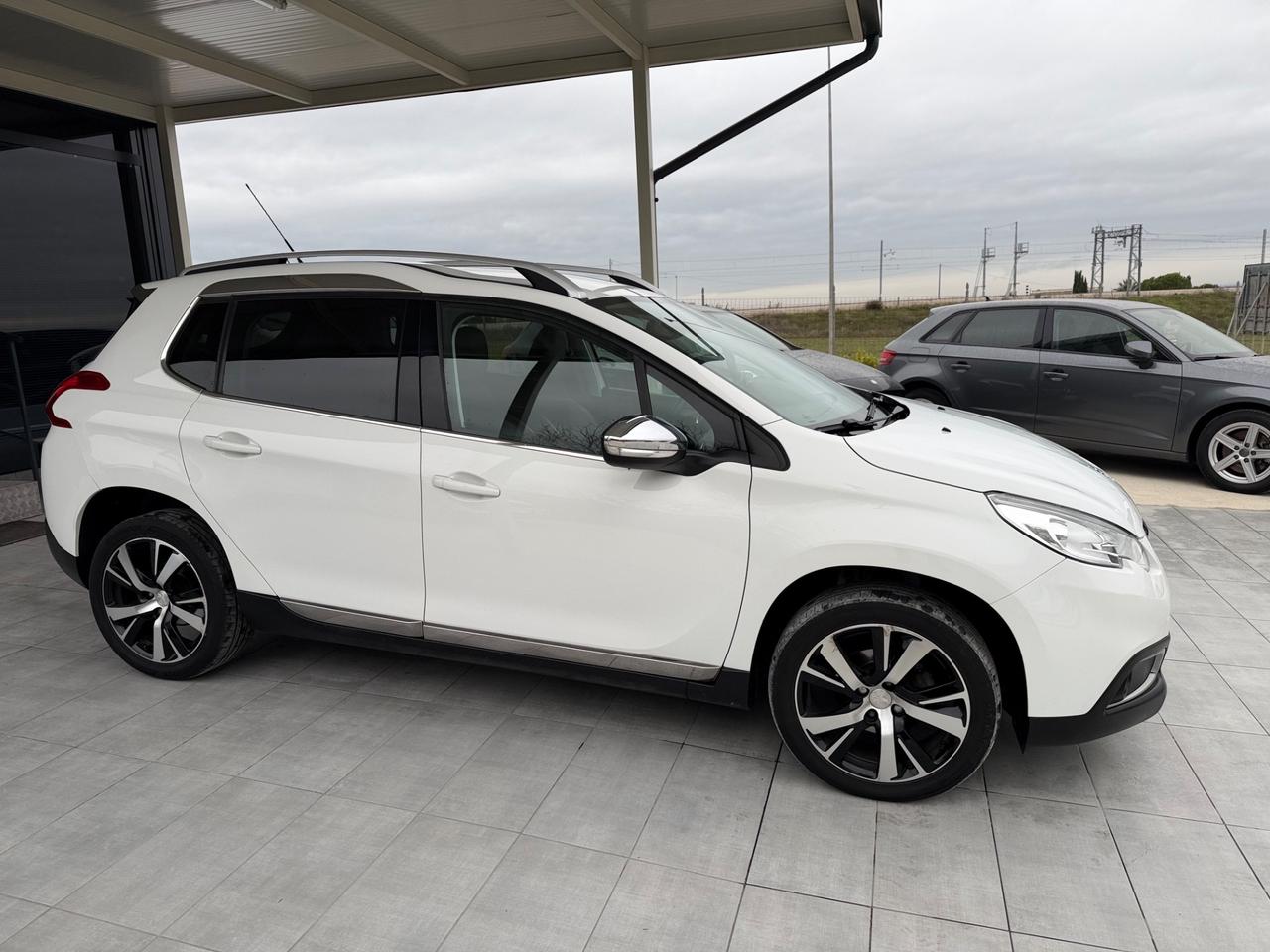 Peugeot 2008 BlueHDi 100 Allure