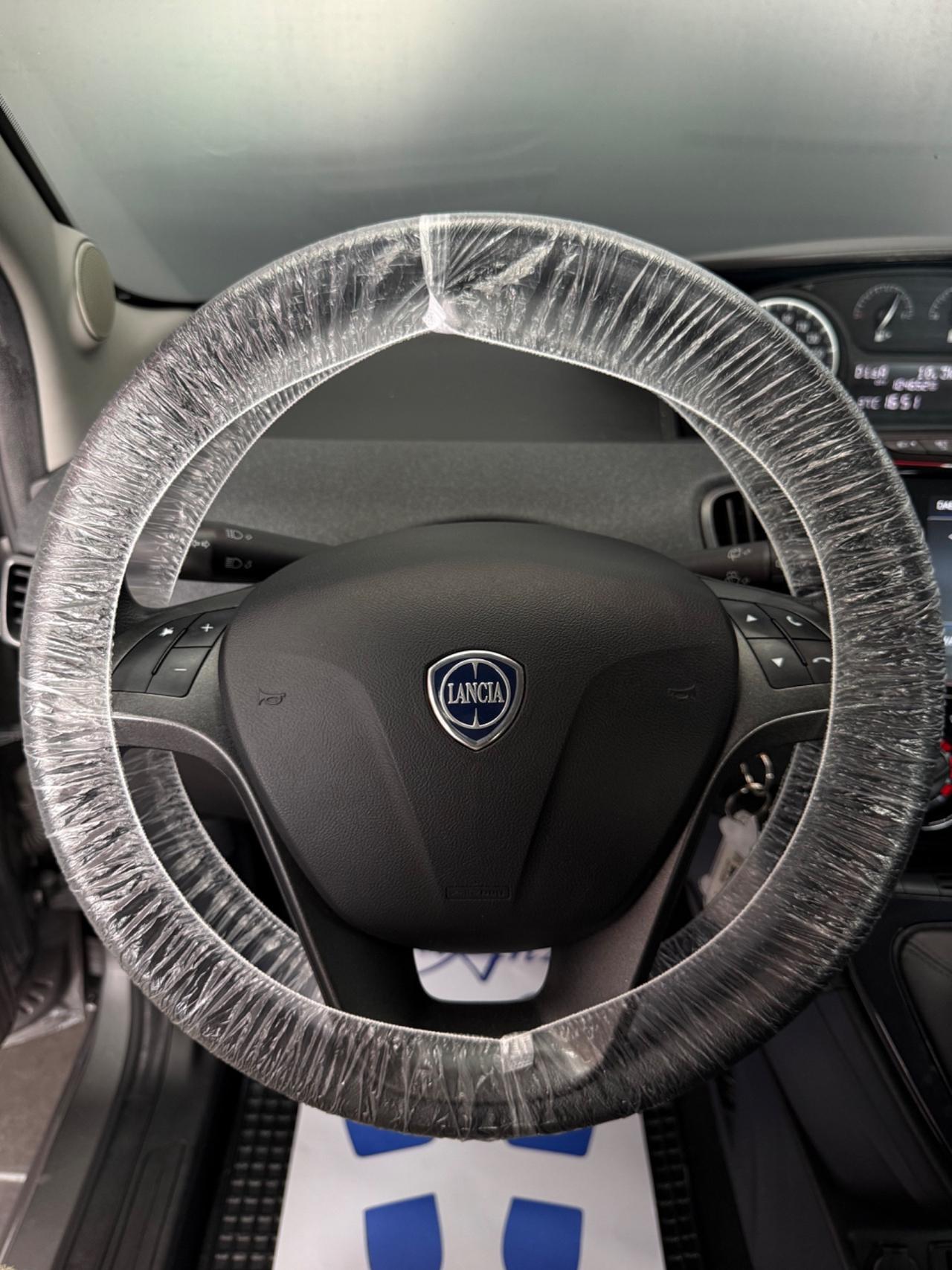 Lancia Ypsilon 1.0 Hybrid Ecochic Gold 2022