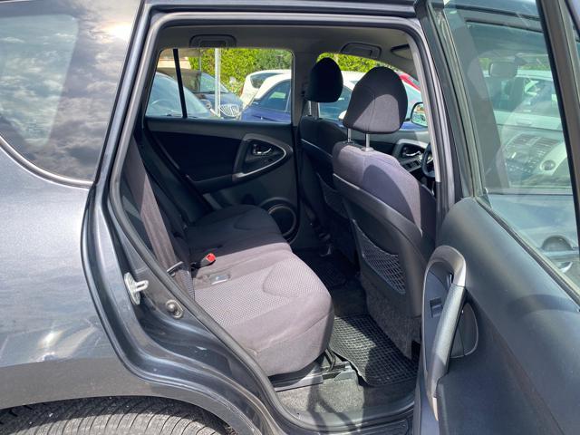 TOYOTA RAV 4 2.2 D-4D 136 CV DPF Sol