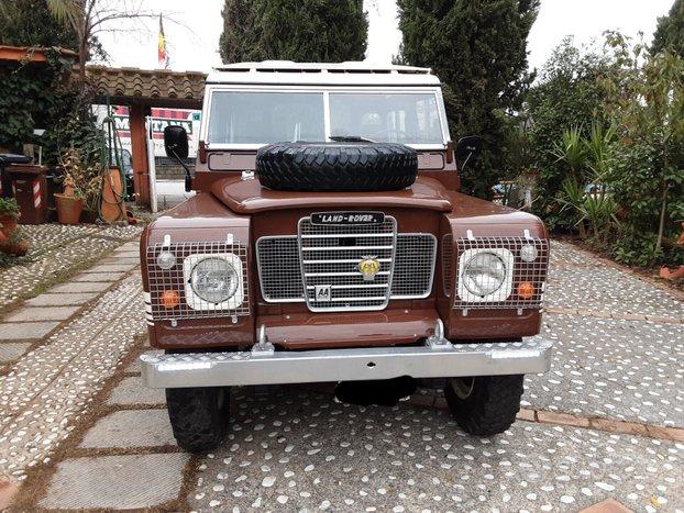 Land Rover Defender 88