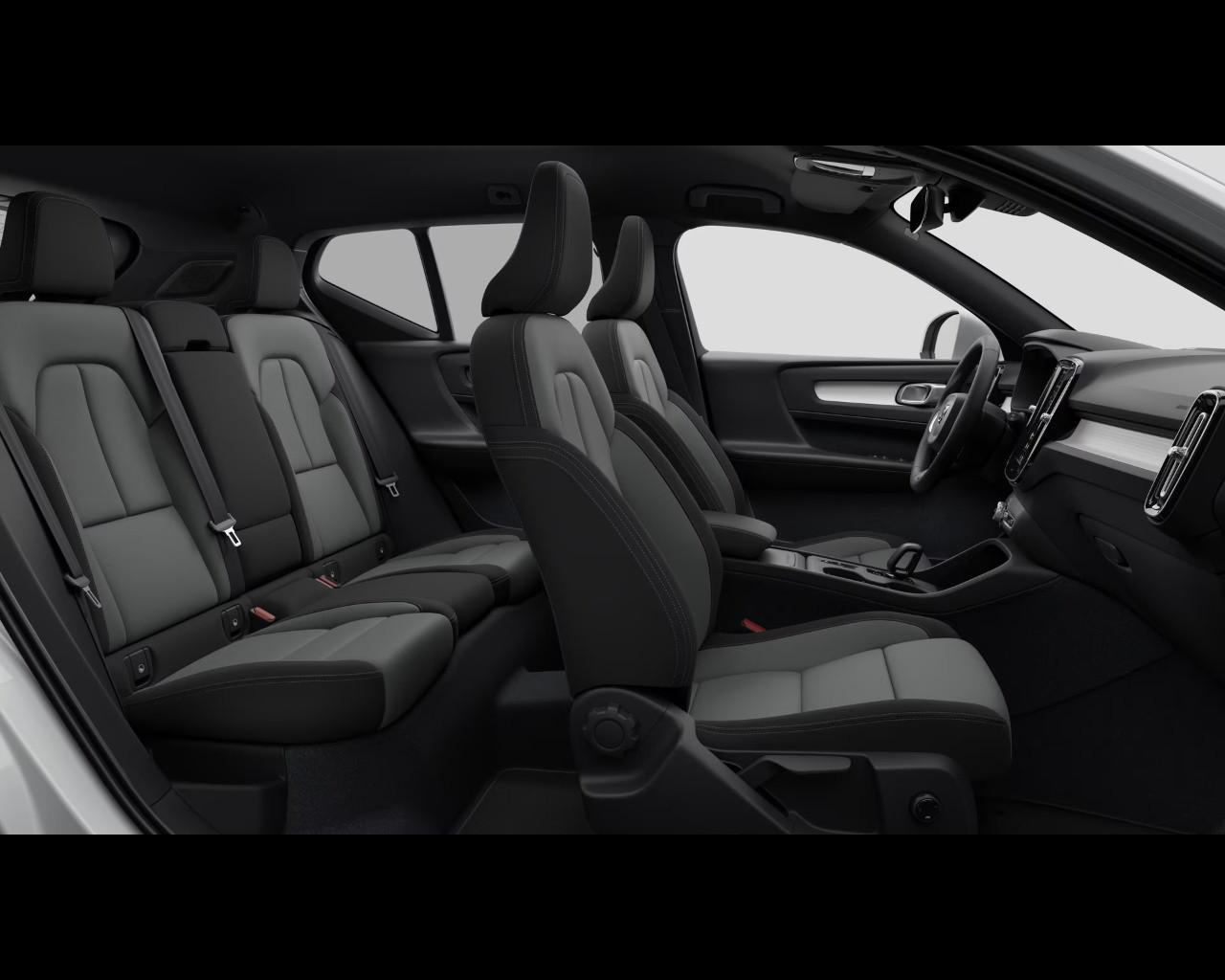 VOLVO XC40 CORE B3 AUTO PREZZO PROMO FINO A FINE MESE