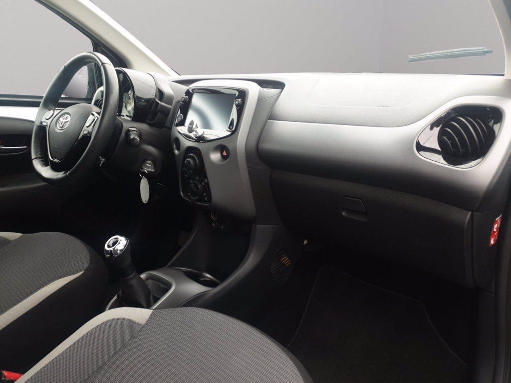 TOYOTA Aygo 5p 1.0 x-play 72cv del 2021