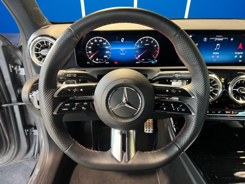 MERCEDES Classe A (W177) A 200 Automatic AM...