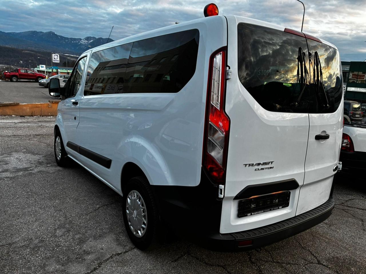 FORD TRANSIT CUSTOM 2.2 TDCi 9 POSTI