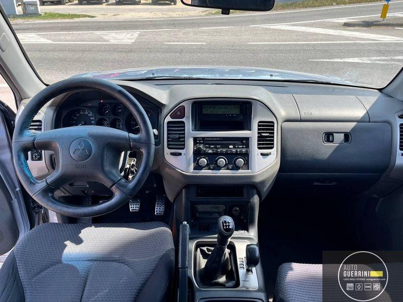Mitsubishi Pajero Pajero 2.5 TDI 3p. Invite Dakar