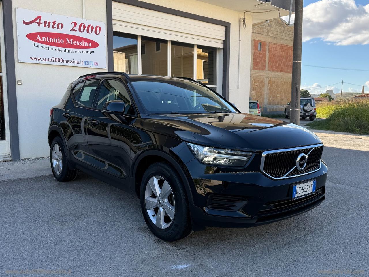VOLVO XC40 T2 Momentum Core