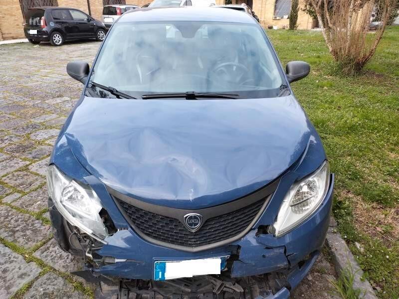 Lancia Ypsilon 0.9 TwinAir 85 CV 5 porte Metano Ecochic