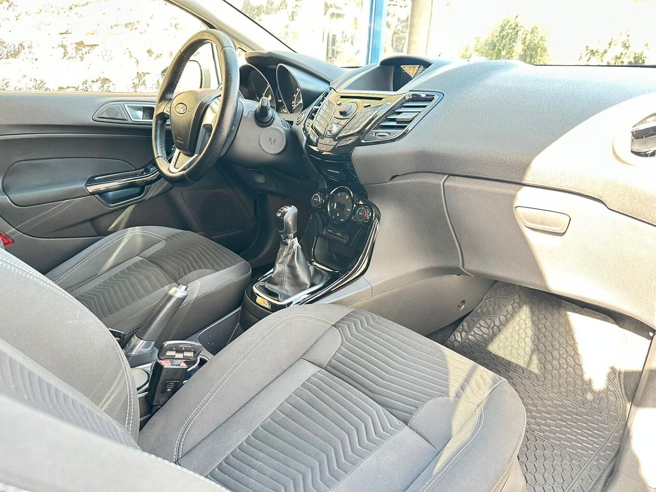 Ford Fiesta 1.5 TDCi 75CV 5 porte Titanium