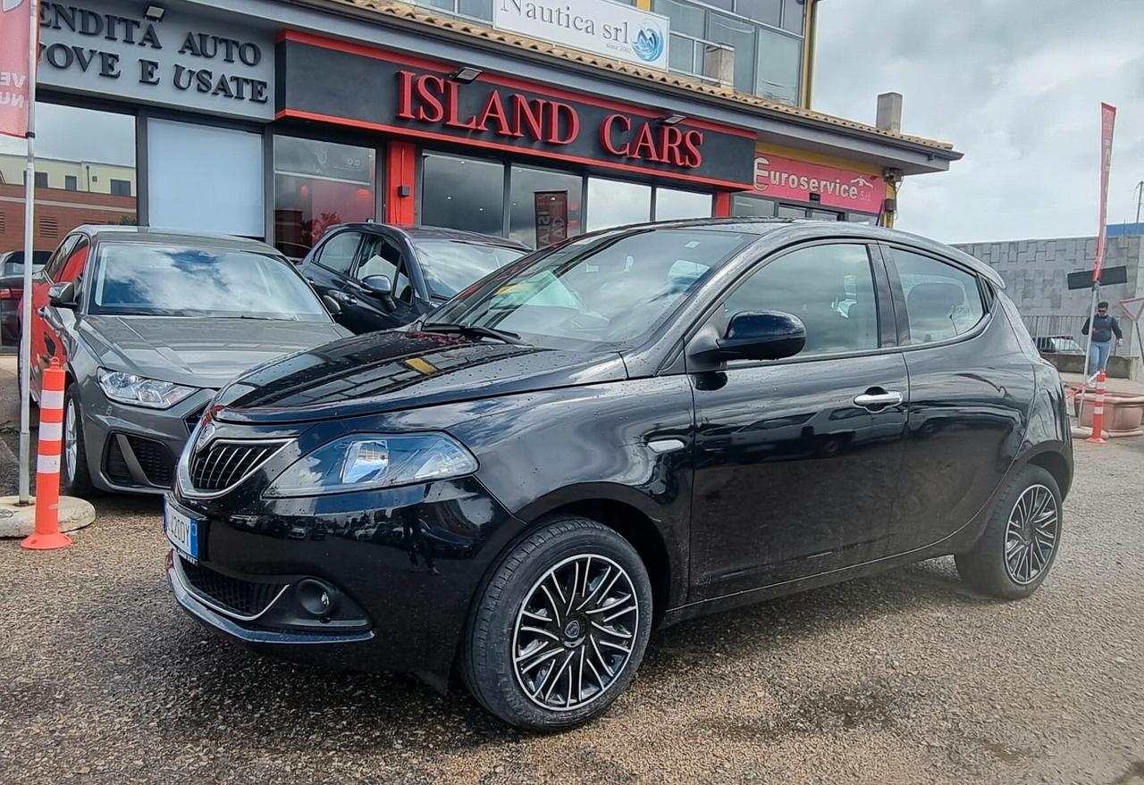 Lancia Ypsilon 1.0 Hybrid Gold